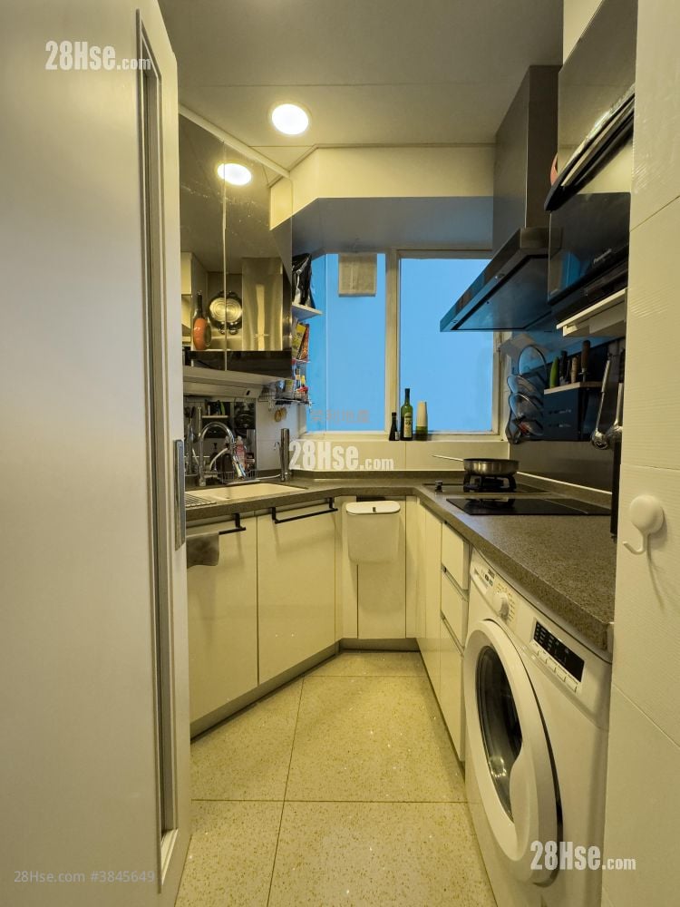 Le Prestige Sell 3 Bedrooms , 2 Bathrooms 728 ft²