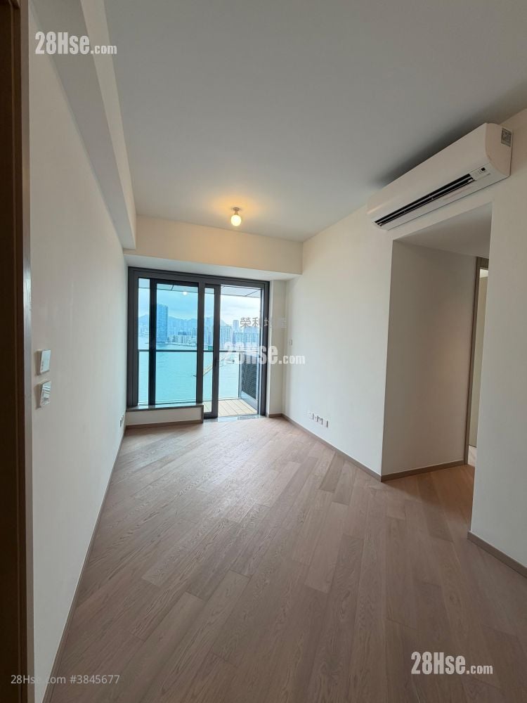 Victoria Voyage Rental 2 Bedrooms , 1 Bathroom 560 ft²