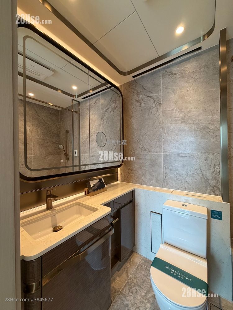 Victoria Voyage Rental 2 Bedrooms , 1 Bathroom 560 ft²