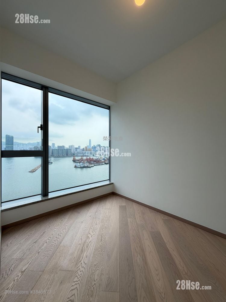 Victoria Voyage Rental 2 Bedrooms , 1 Bathroom 560 ft²