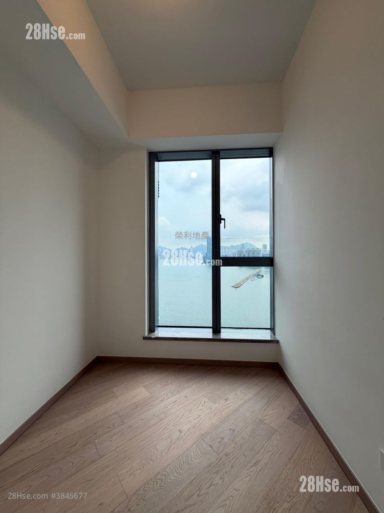 Victoria Voyage Rental 2 Bedrooms , 1 Bathroom 560 ft²