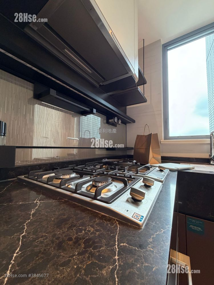 Victoria Voyage Rental 2 Bedrooms , 1 Bathroom 560 ft²