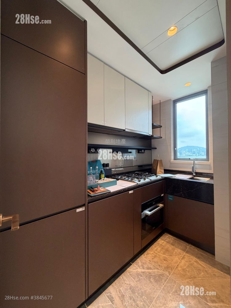 Victoria Voyage Rental 2 Bedrooms , 1 Bathroom 560 ft²