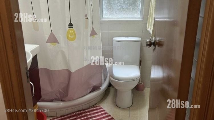 Dragon Court Sell 3 Bedrooms , 2 Bathrooms 1,143 ft²