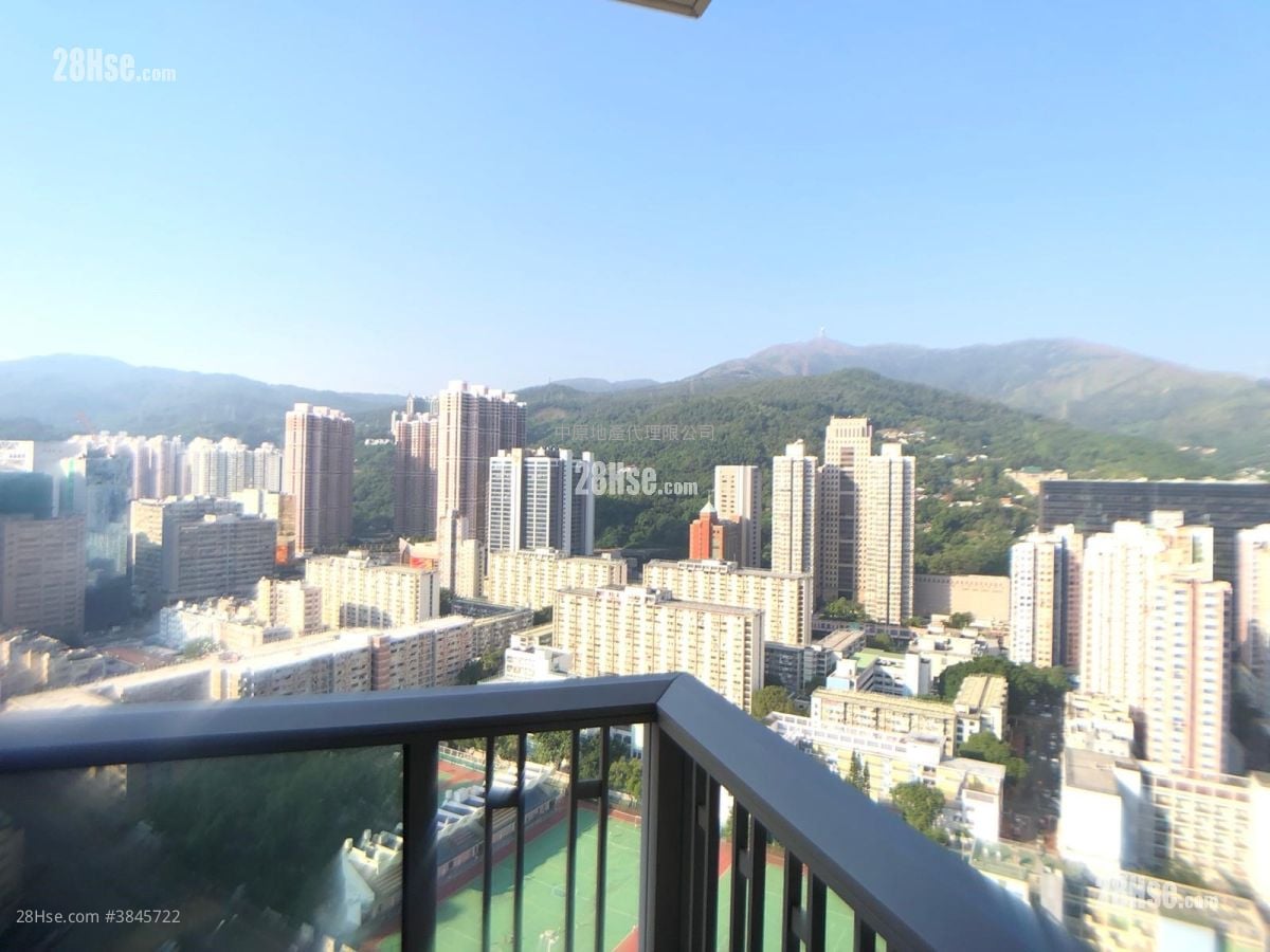 露台: 萬景峯 售盤 3 房 , 2 浴室 830 平方呎