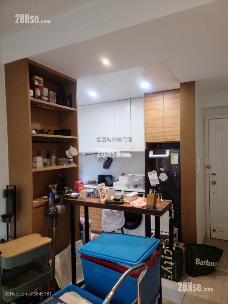 Castello Rental 1 Bedroom , 1 Bathroom 547 ft²