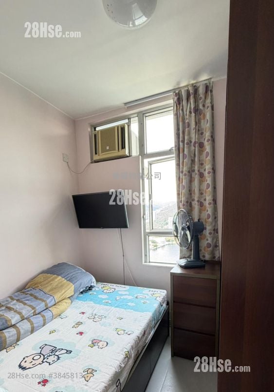 Kam Tai Court Sell 3 Bedrooms , 2 Bathrooms 650 ft²