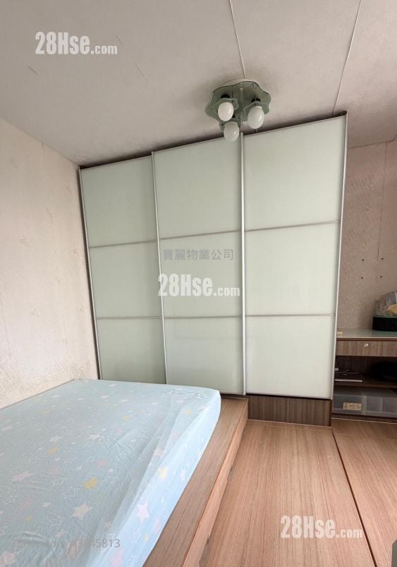 Kam Tai Court Sell 3 Bedrooms , 2 Bathrooms 650 ft²