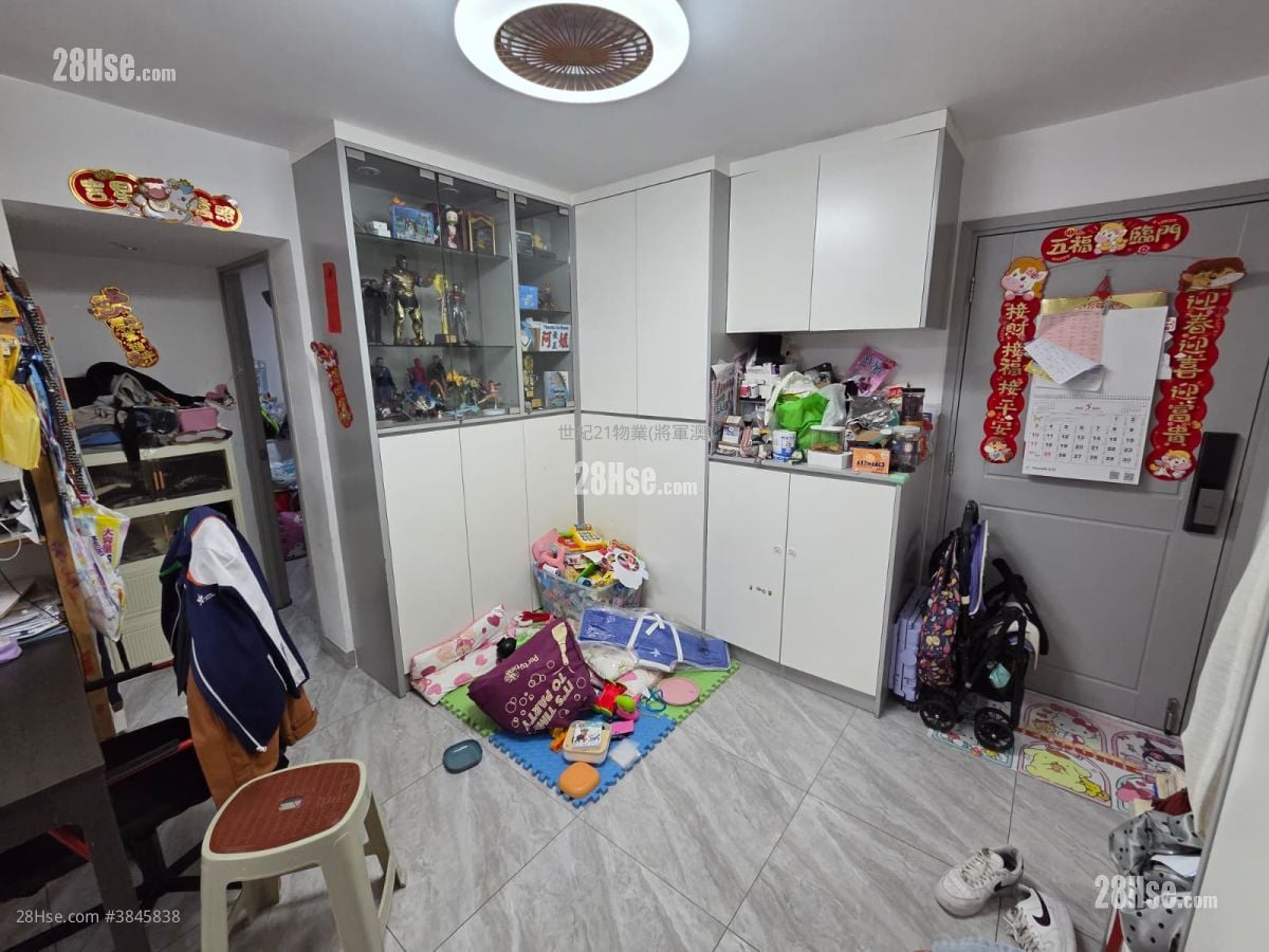 广明苑 售盘 3 房 594 平方尺