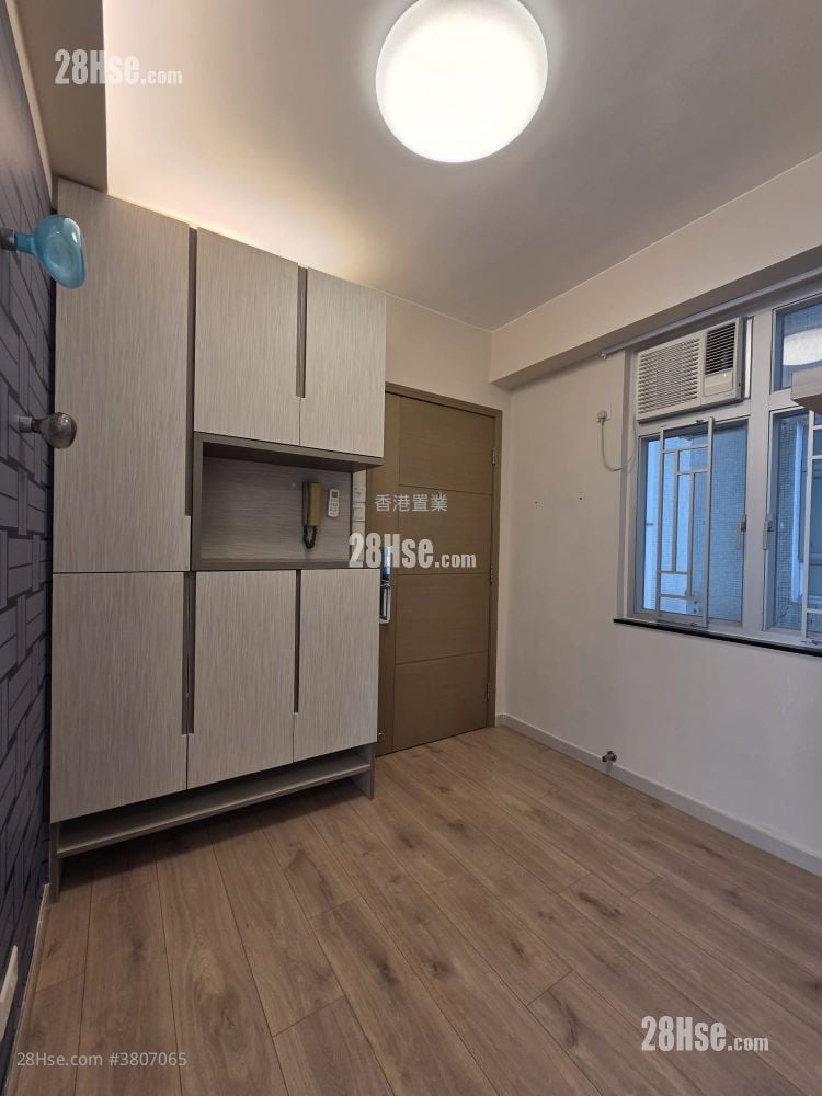 Tak Bo Garden Sell 1 Bathroom 253 ft²
