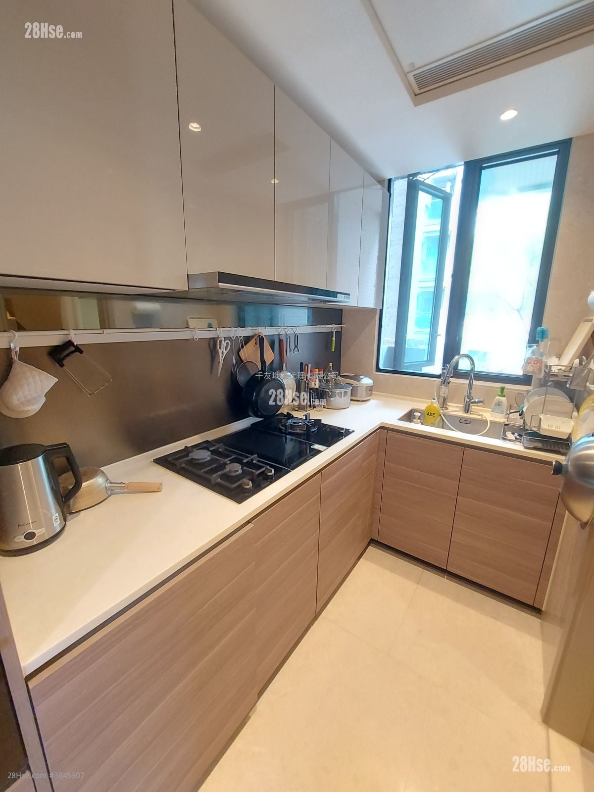 Wetland Seasons Park Rental 3 Bedrooms , 2 Bathrooms 779 ft²