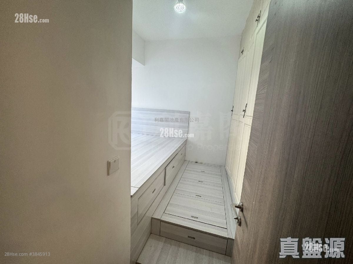 Heya Star Sell 2 Bedrooms 520 ft²