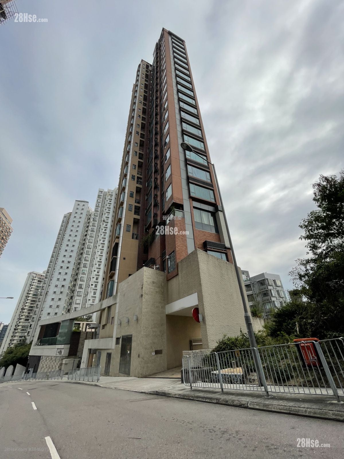 Crown By The Sea Rental 5+ Bedrooms , 3 Bathrooms 1,026 ft²