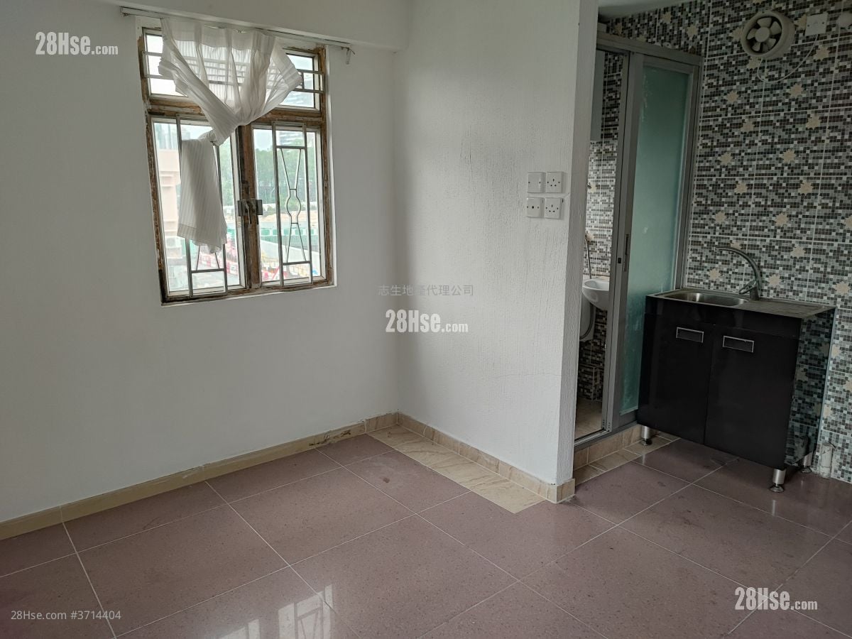 Village Rental Studio , 1 Bathroom 150 ft²