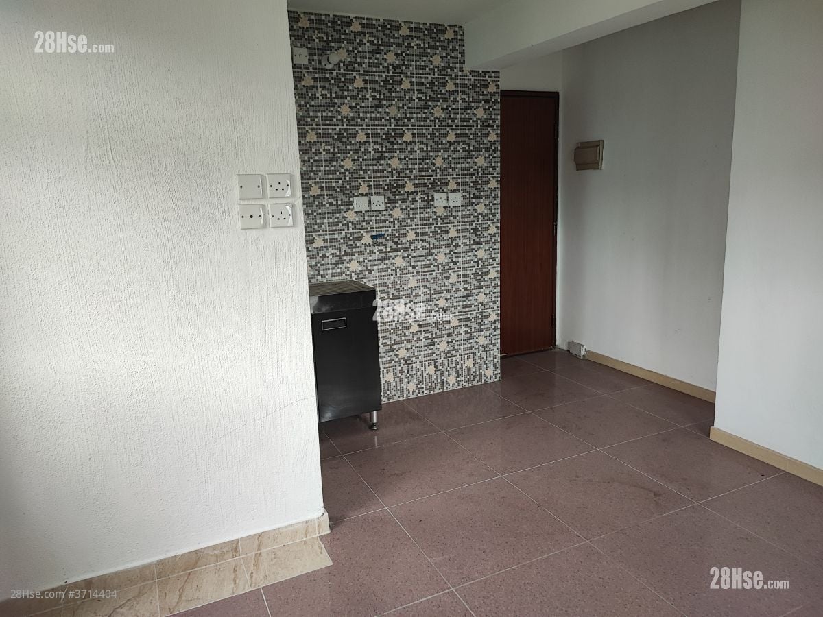Village Rental Studio , 1 Bathroom 150 ft²