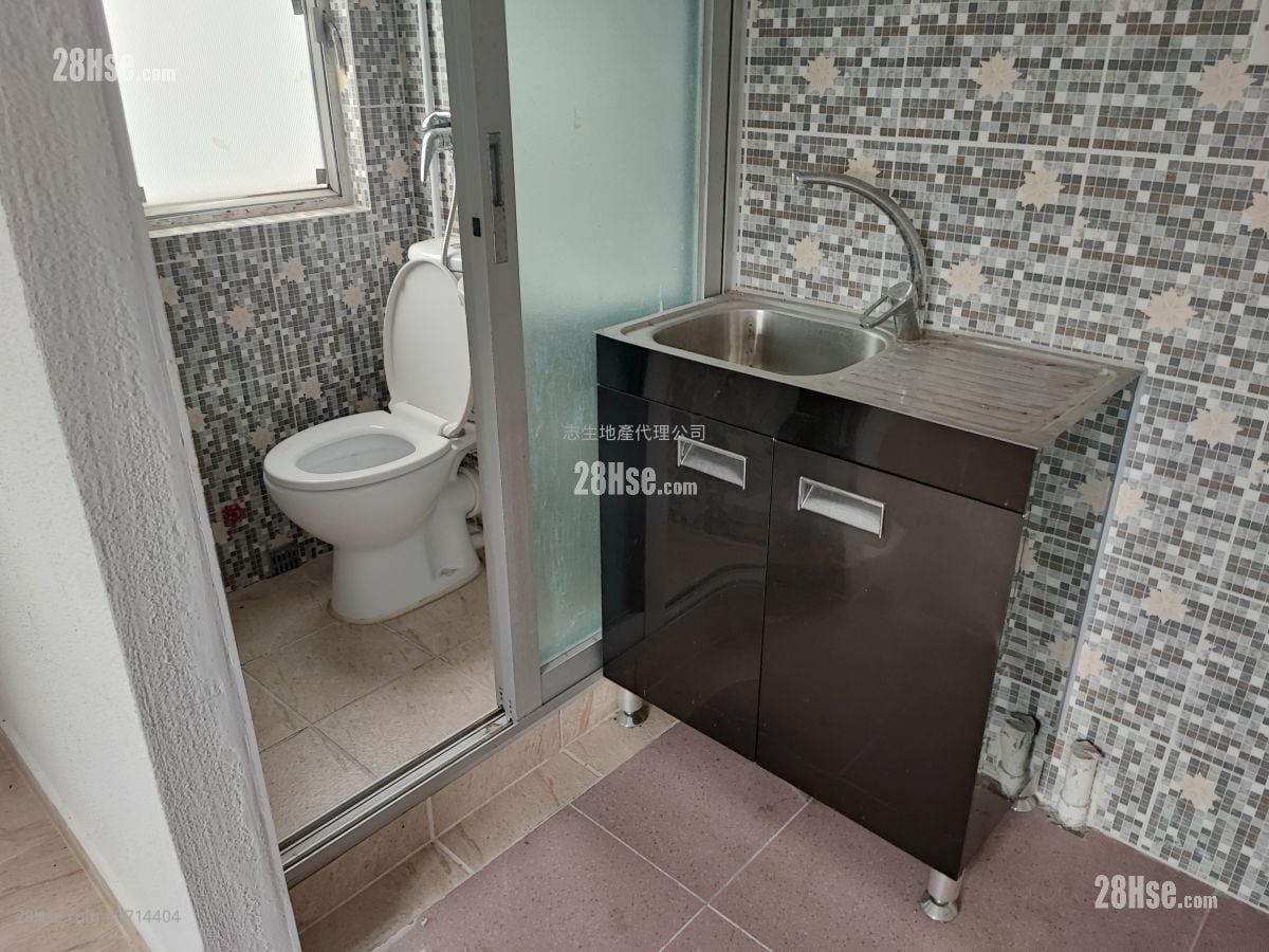 Village Rental Studio , 1 Bathroom 150 ft²
