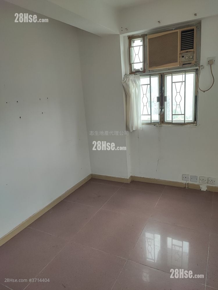 Village Rental Studio , 1 Bathroom 150 ft²