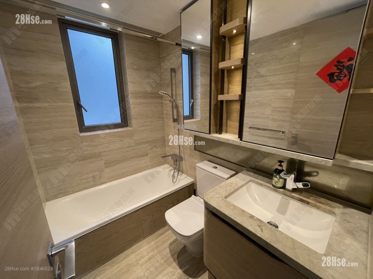 Solaria Rental 3 Bedrooms , 2 Bathrooms 696 ft²