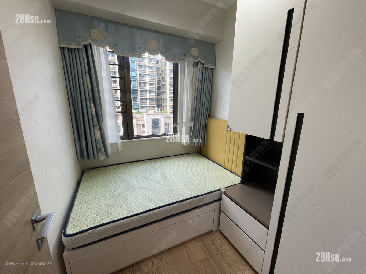 Solaria Rental 3 Bedrooms , 2 Bathrooms 696 ft²