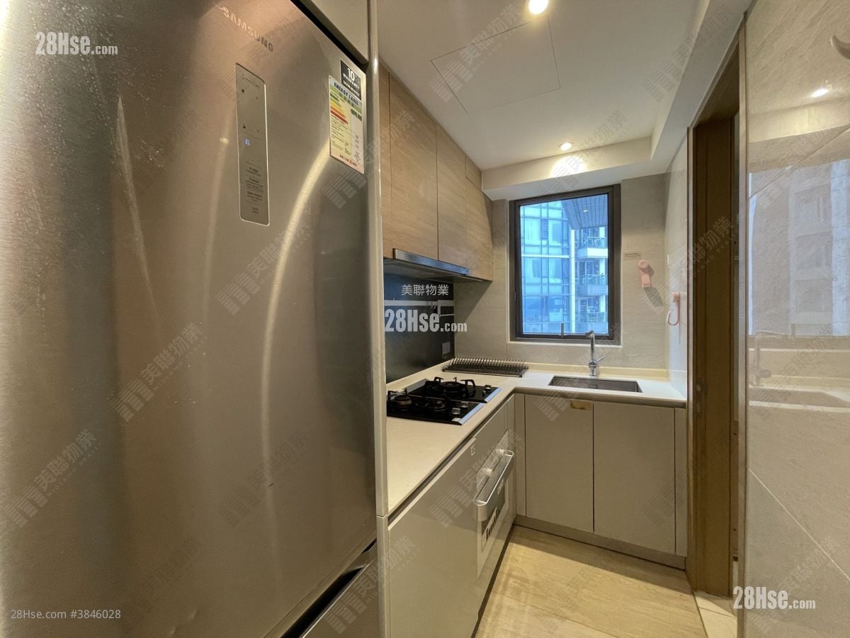 Solaria Rental 3 Bedrooms , 2 Bathrooms 696 ft²