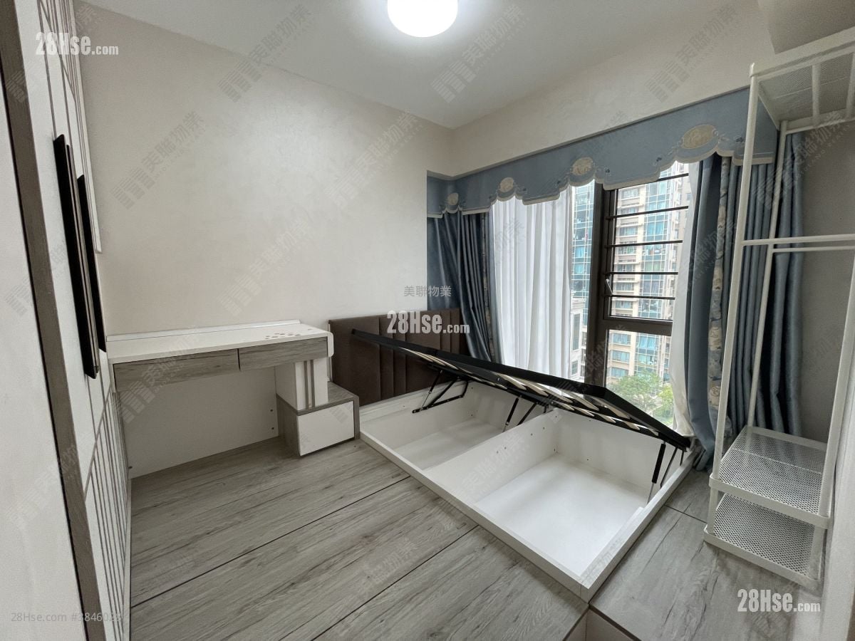 Solaria Rental 3 Bedrooms , 2 Bathrooms 696 ft²