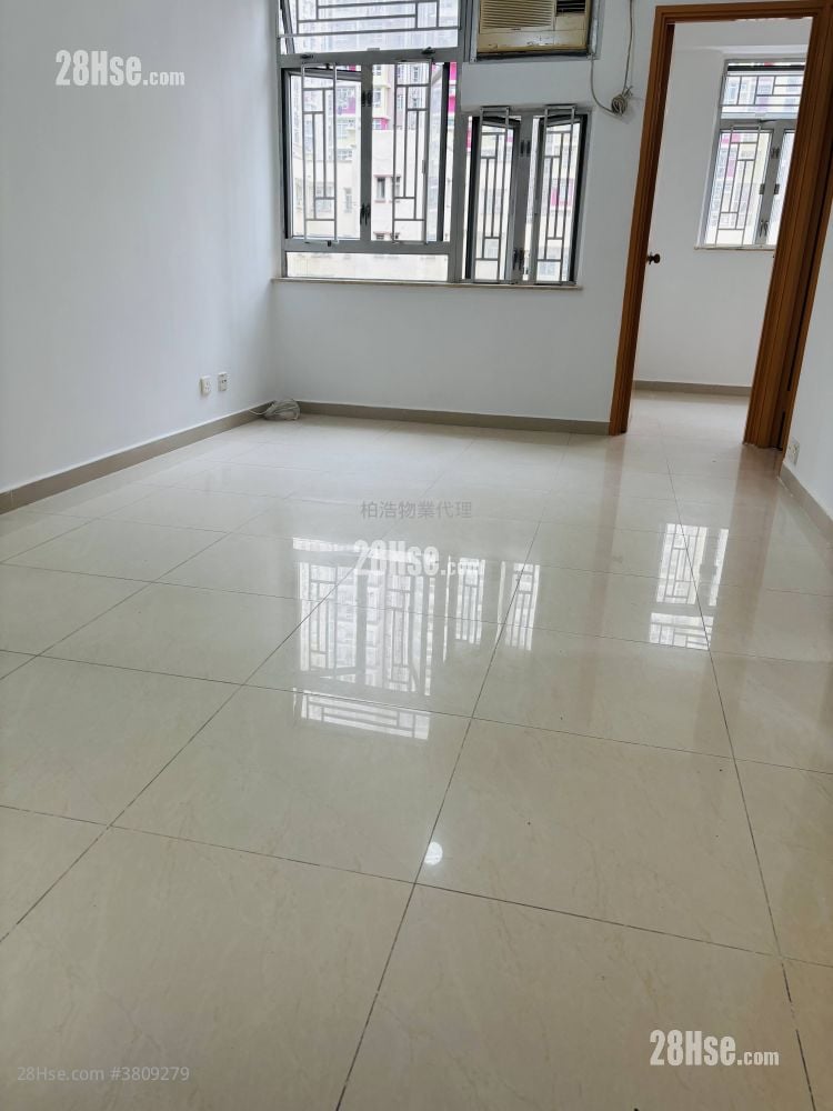 Scenic Court Sell 2 Bedrooms , 1 Bathroom 358 ft²