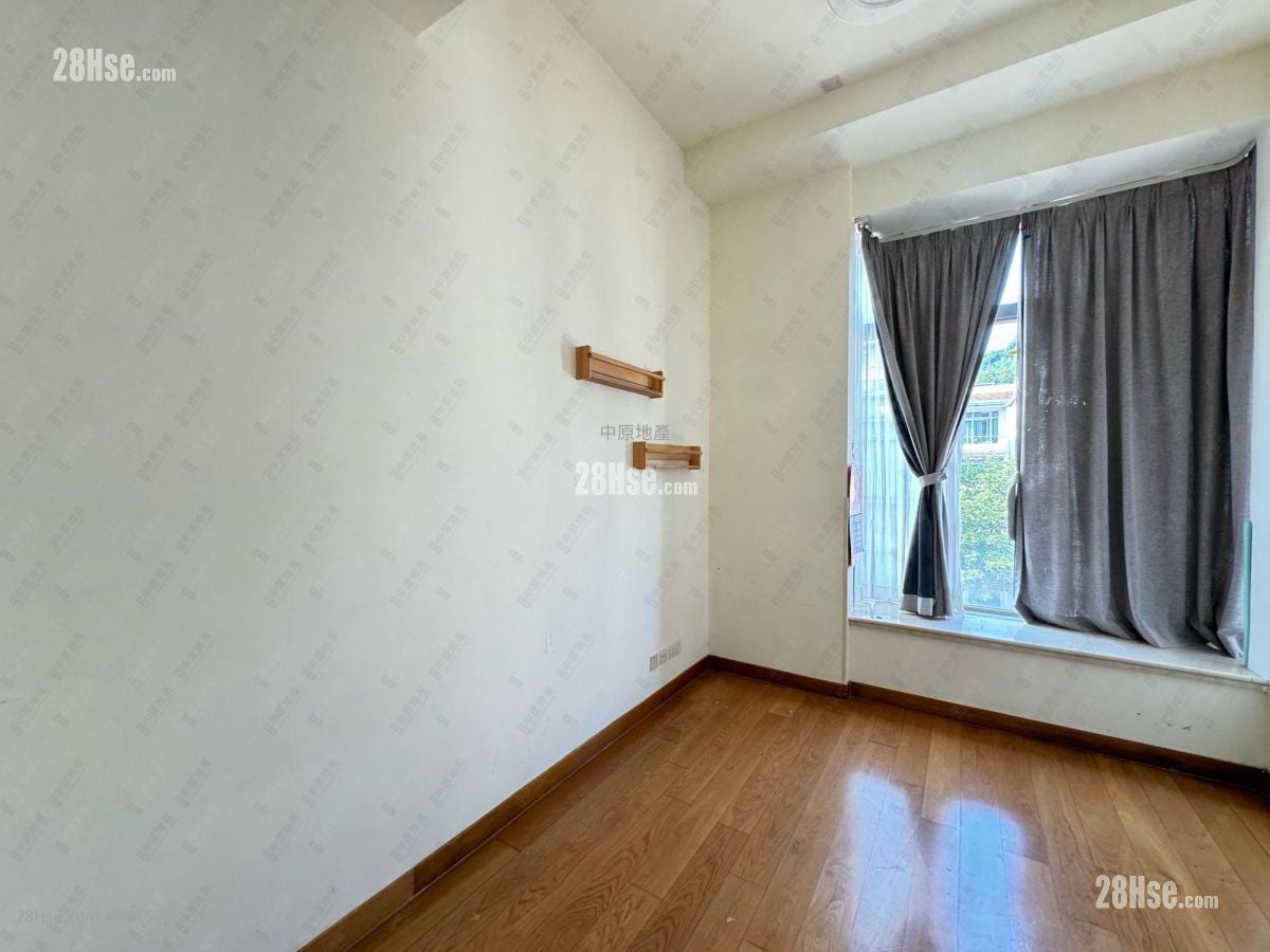 The Green Sell 3 Bedrooms 1,315 ft²
