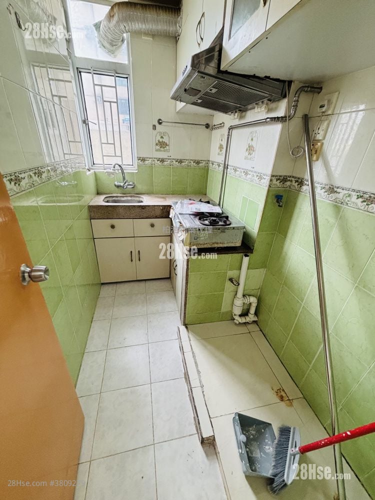 Scenic Court Sell 2 Bedrooms , 1 Bathroom 358 ft²