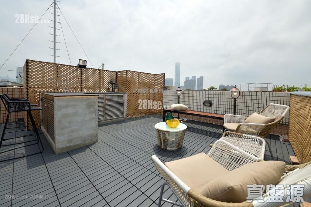 King's Park Villa Sell 3 Bedrooms , 2 Bathrooms 1,812 ft²