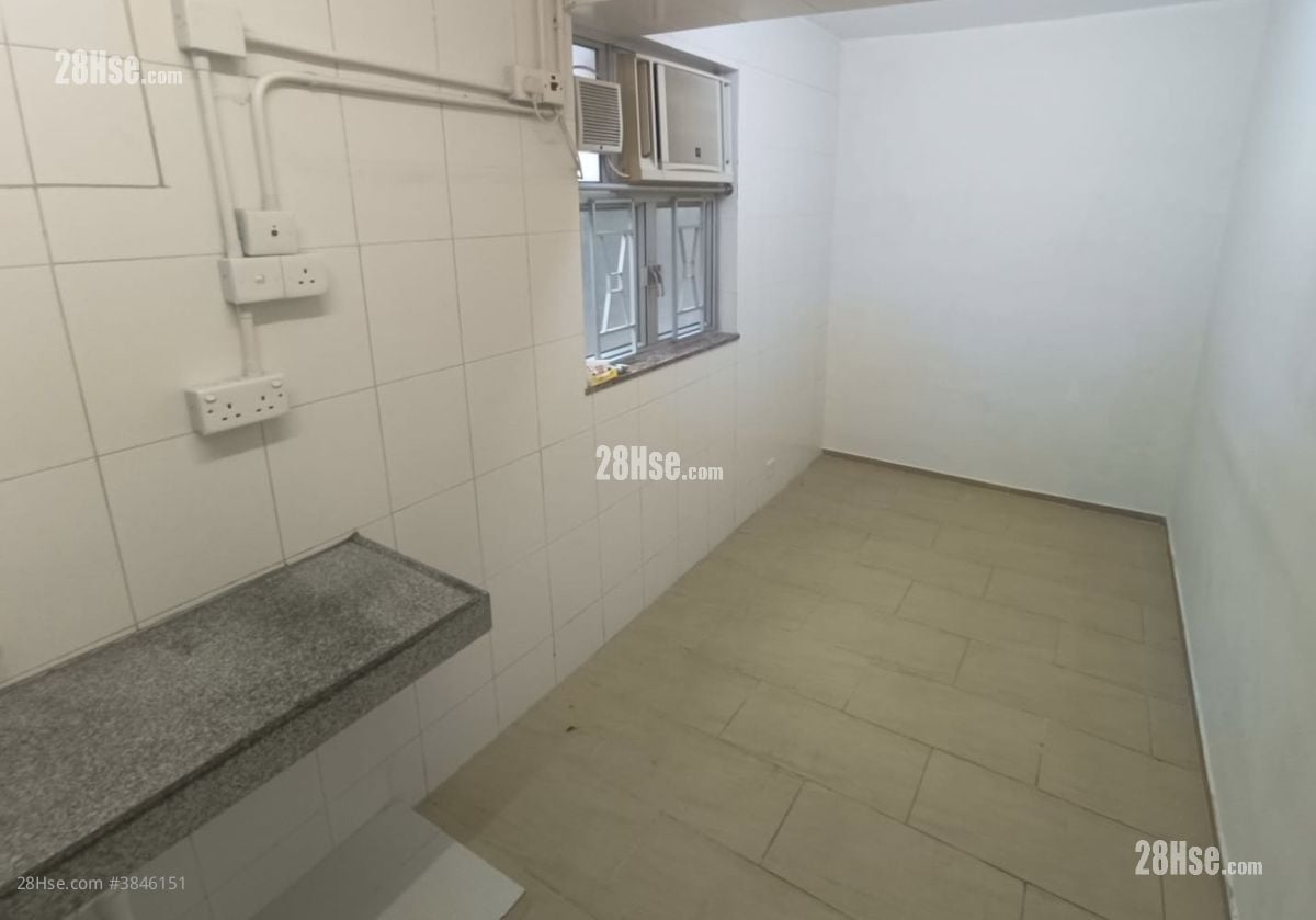 Village Rental Studio , 1 Bathroom 100 ft²