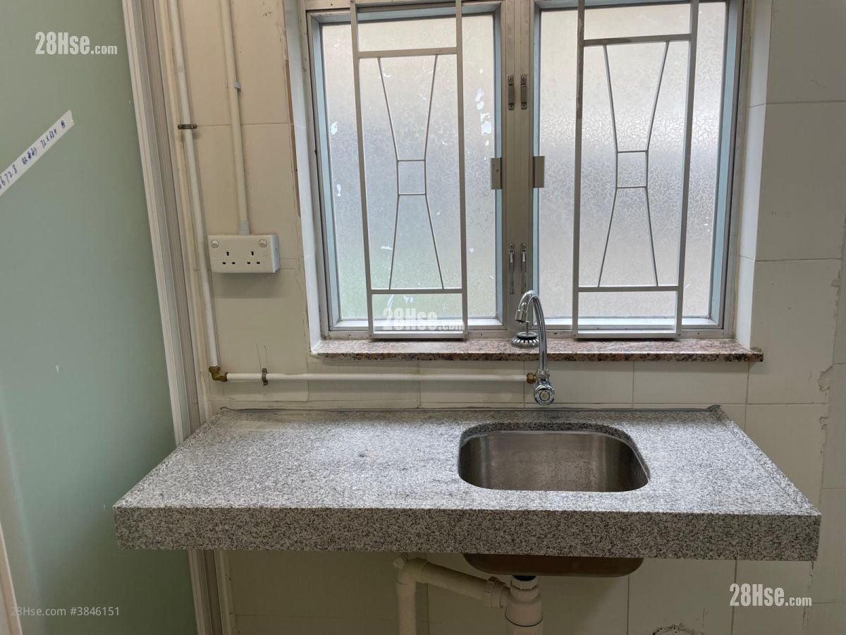 Village Rental Studio , 1 Bathroom 100 ft²