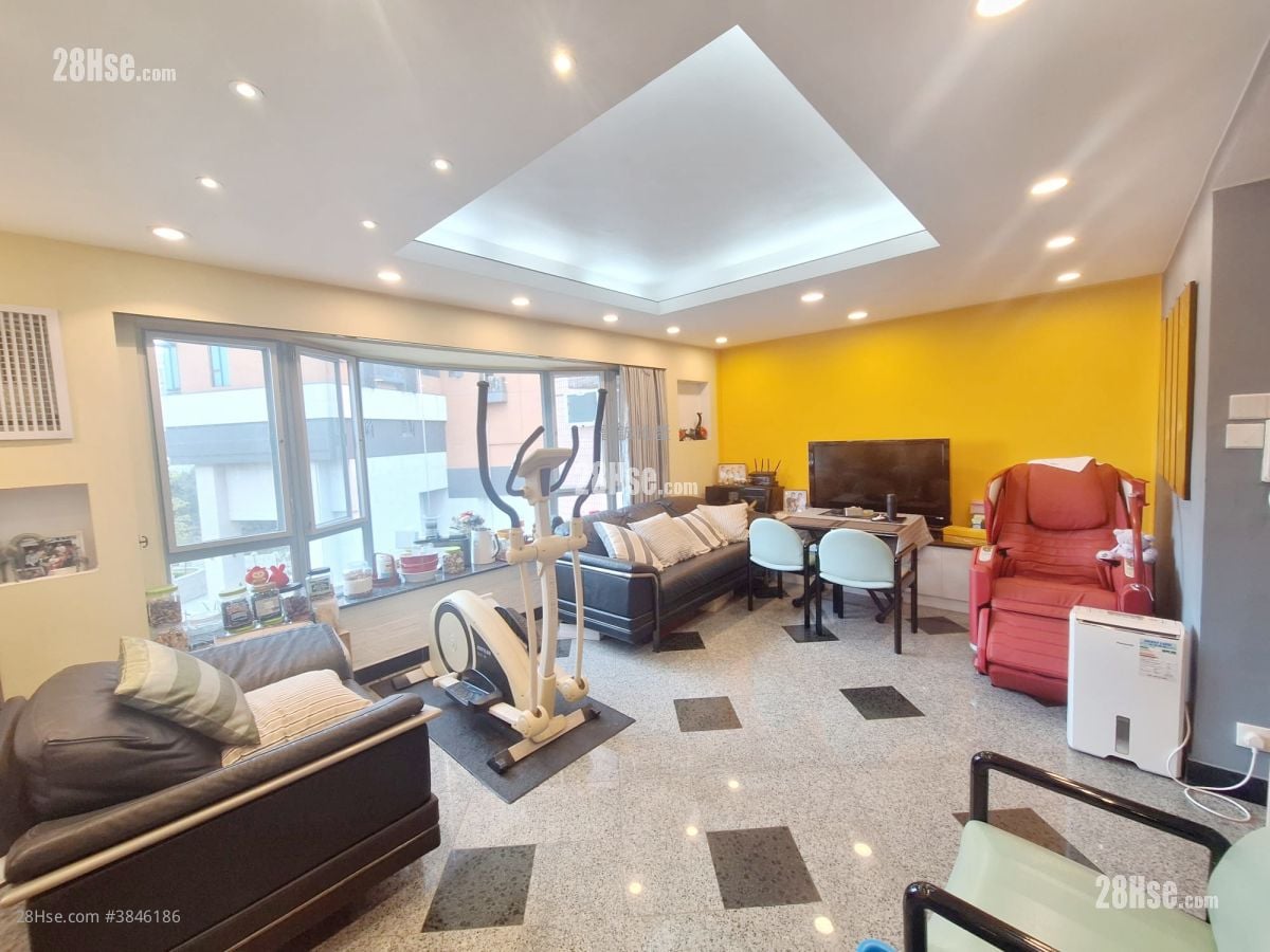 Peridot Court Sell 3 Bedrooms , 2 Bathrooms 771 ft²