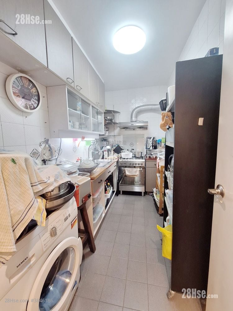 Peridot Court Sell 3 Bedrooms , 2 Bathrooms 771 ft²