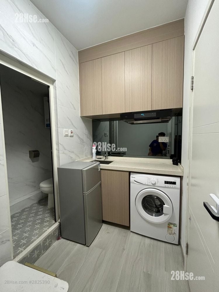 World Fair Court Rental 1 Bedroom , 1 Bathroom 100 ft²