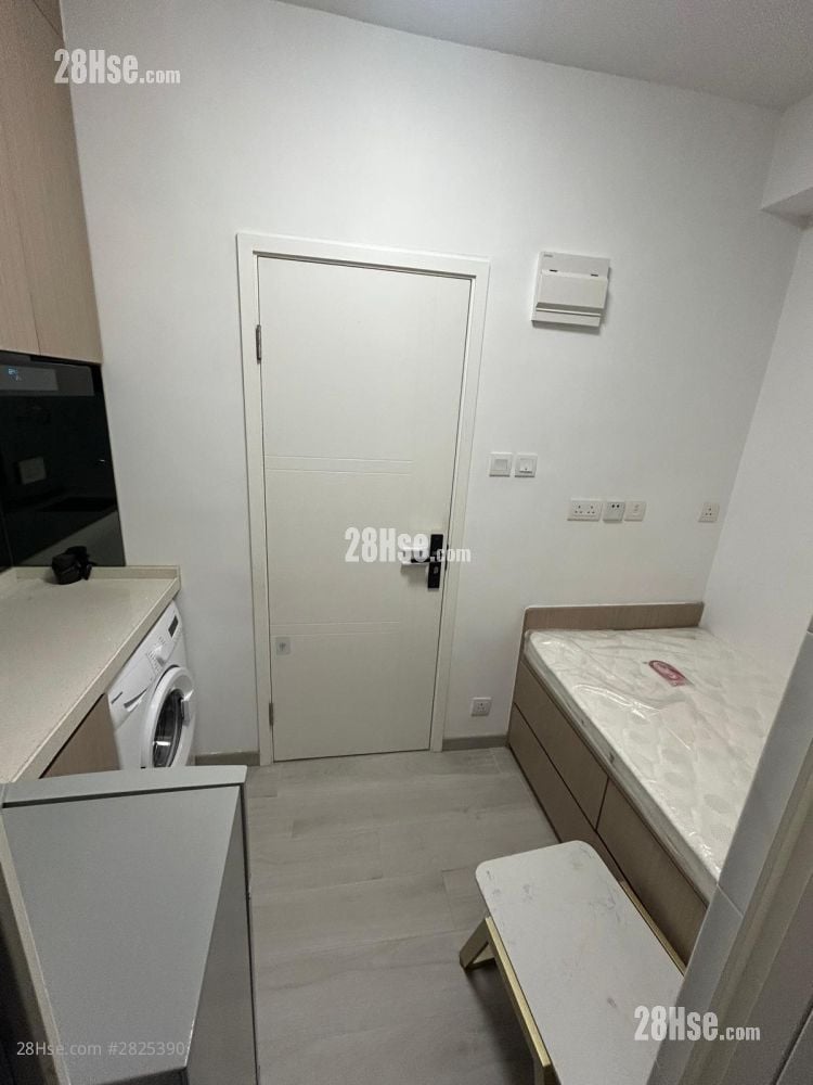 World Fair Court Rental 1 Bedroom , 1 Bathroom 100 ft²