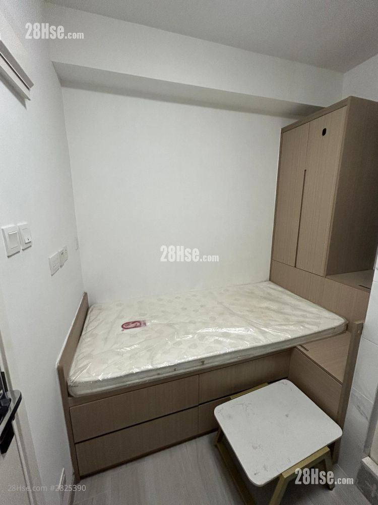 World Fair Court Rental 1 Bedroom , 1 Bathroom 100 ft²