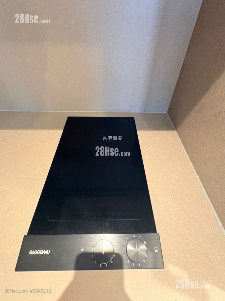 101 Kings Road 租盤 2 房 , 1 浴室 376 平方呎