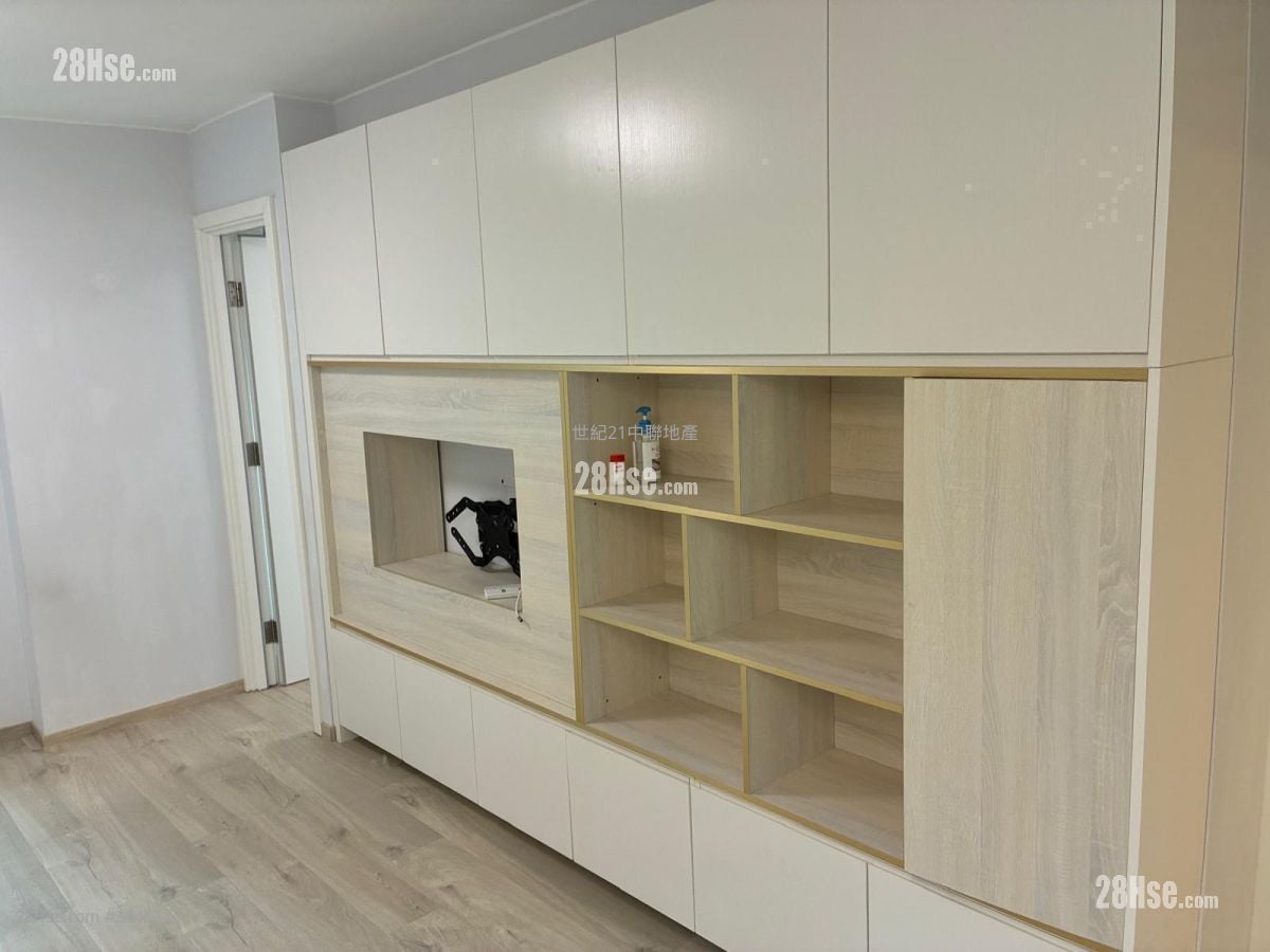 Green Field Court Rental 3 Bedrooms , 2 Bathrooms 620 ft²