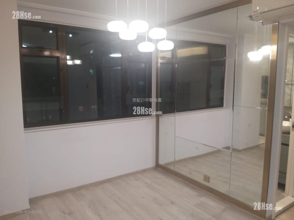 Green Field Court Rental 3 Bedrooms , 2 Bathrooms 620 ft²