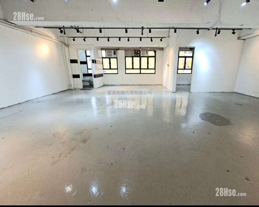 觀塘工業中心 租盤 820 平方呎