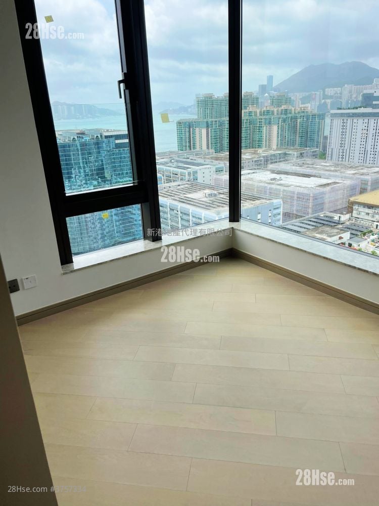 The Vantage Sell 2 Bedrooms , 2 Bathrooms 424 ft²