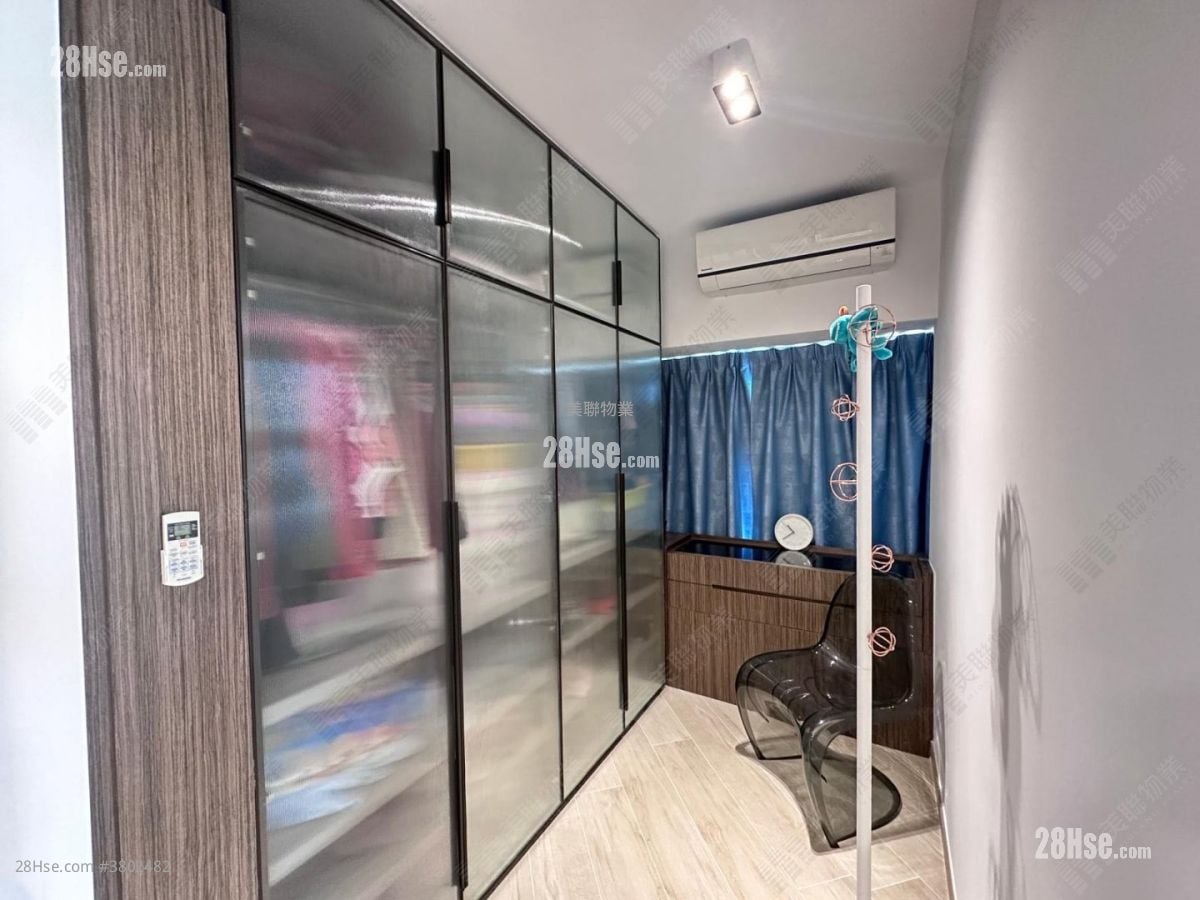 Vista Paradiso Sell 3 Bedrooms , 2 Bathrooms 660 ft²