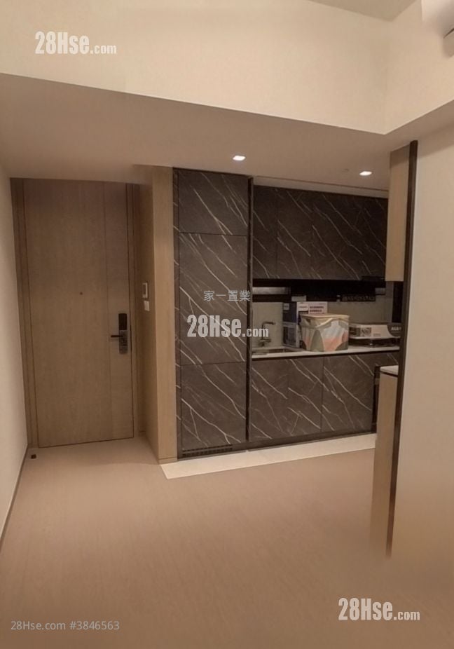Onmantin Rental 2 Bedrooms , 1 Bathroom 525 ft²