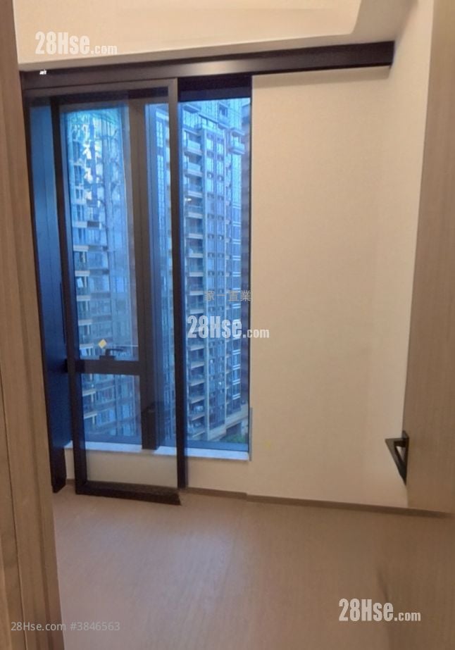 Onmantin Rental 2 Bedrooms , 1 Bathroom 525 ft²