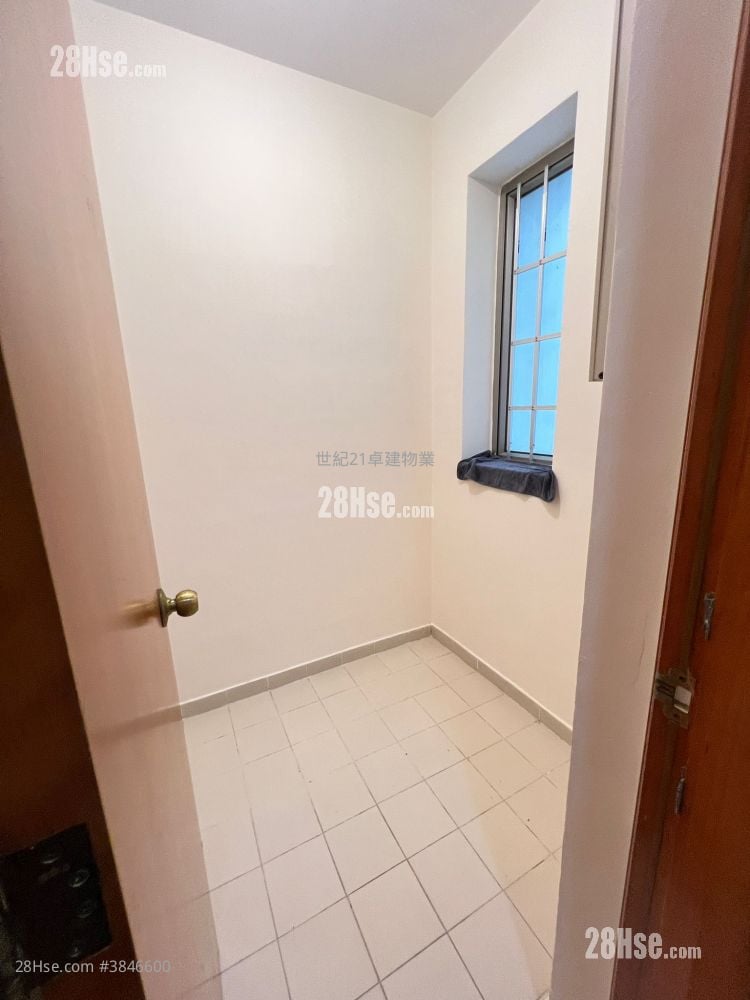 Sorrento Rental 3 Bedrooms , 2 Bathrooms 755 ft²