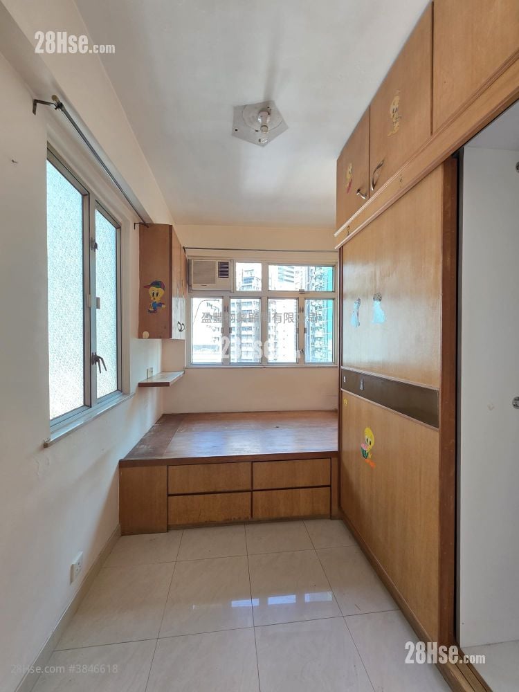 Sun Tao Building Sell 2 Bedrooms , 1 Bathroom 467 ft²