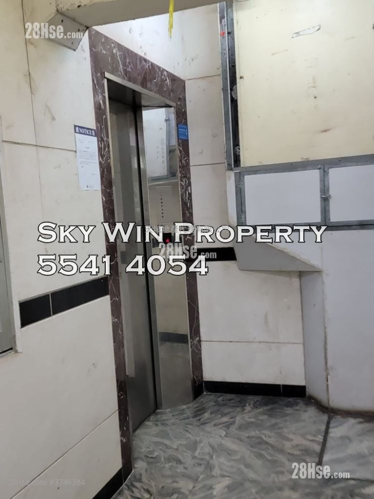 Lee Kwan Building Sell 3 Bedrooms , 1 Bathroom 528 ft²
