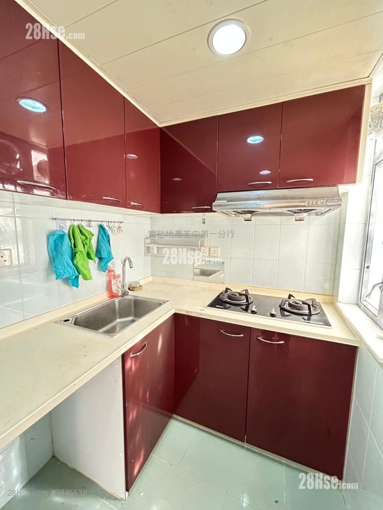 Tsuen Wan Centre Rental 1 Bedroom 324 ft²