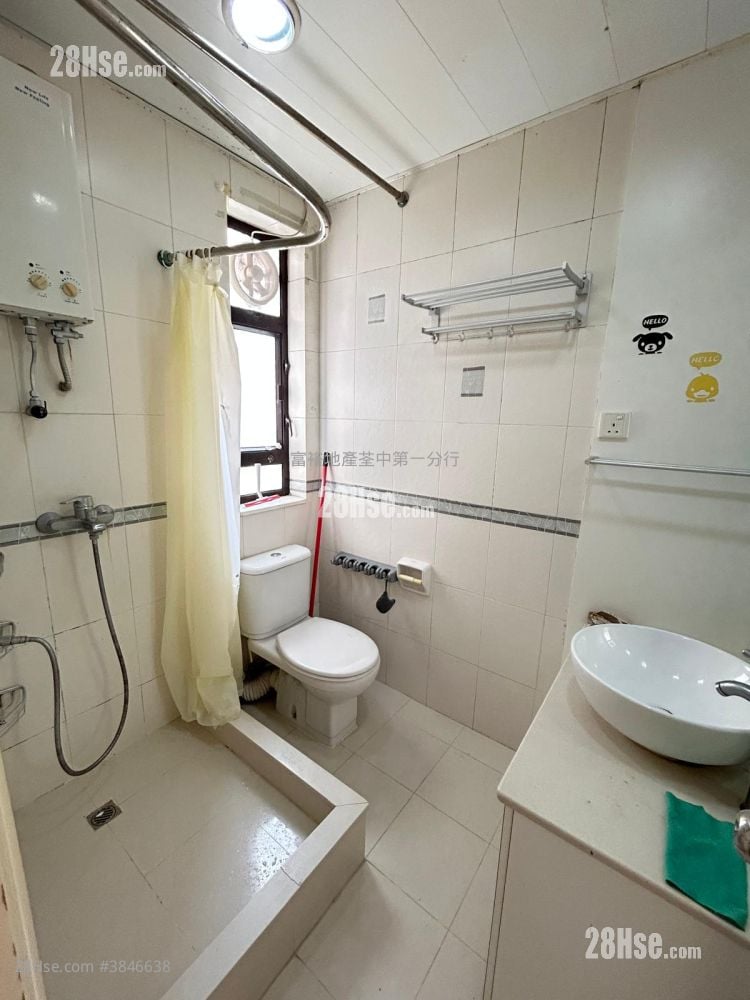 Tsuen Wan Centre Rental 1 Bedroom 324 ft²