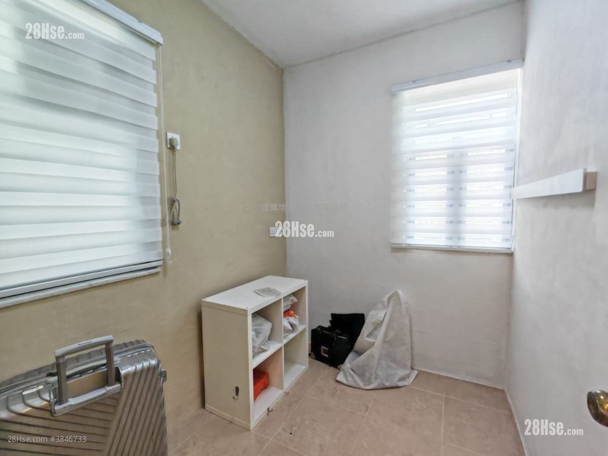 Allway Gardens Rental 3 Bedrooms , 1 Bathroom 533 ft²